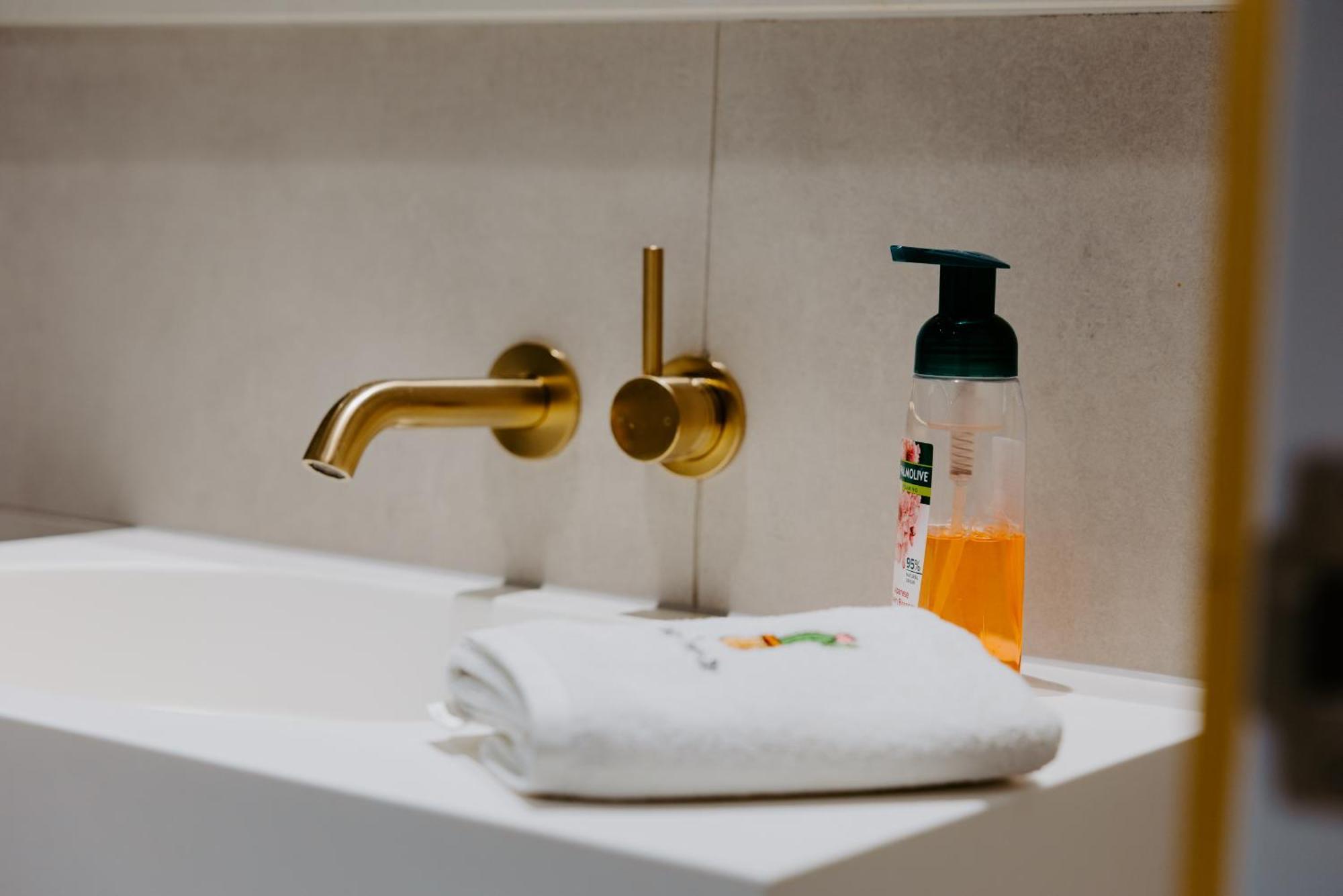 Skyone Lux 2Bed Room Aprt In Boxhill With Car Park Box Hill Eksteriør bilde